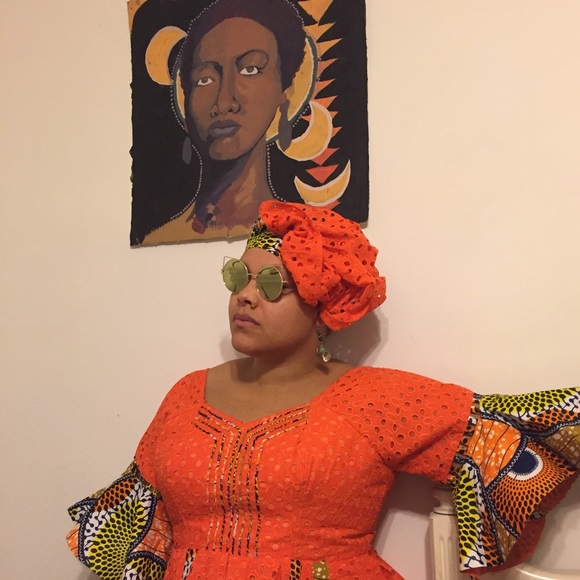 Meet your Posher, Whitney - Picture 1 of 1